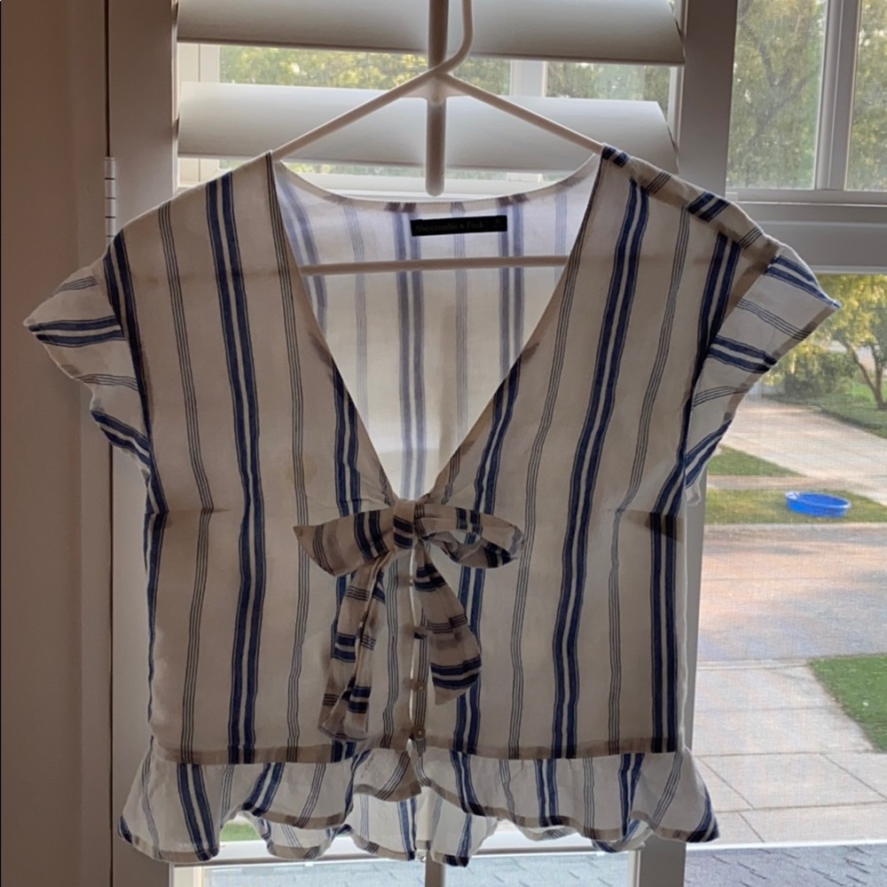 a&f white and blue striped blouse